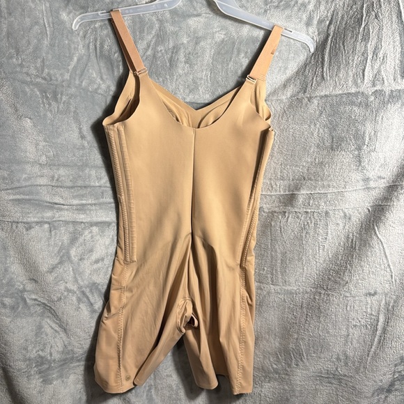 Honeylove Tan Shapewear Bodysuit with Built-in Support - Picture 10 of 13